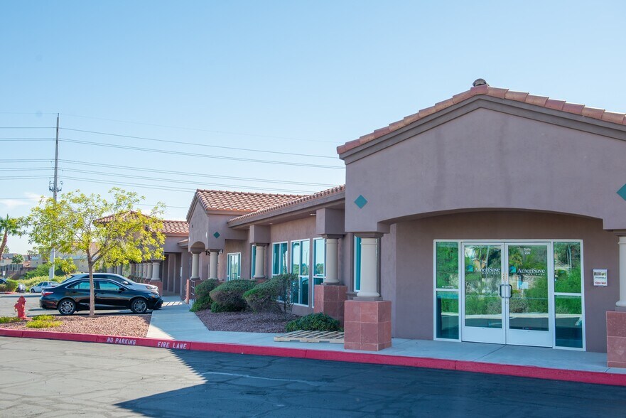 1913 N Green Valley Pky, Henderson, NV à louer - Photo de l’immeuble – Image 3 sur 6