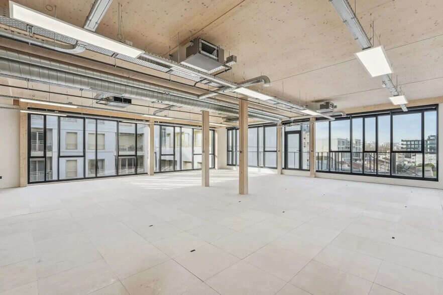 4 Rue Petit, Clichy à louer - Photo de l’immeuble – Image 2 sur 5