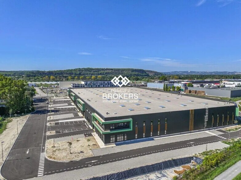 Industriel/Logistique dans Avignon à louer - Photo de l’immeuble – Image 1 sur 5