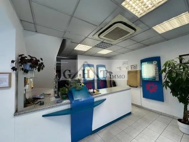 Local commercial dans Vincennes à louer - Photo de l’immeuble – Image 2 sur 2