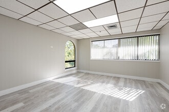 499 NW 70th Ave, Plantation, FL à vendre Photo intérieure– Image 2 sur 3
