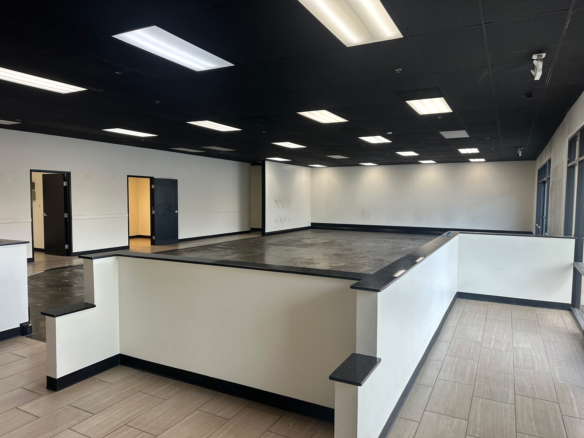 1535 E Ontario Ave, Corona, CA à vendre Photo intérieure– Image 1 sur 4