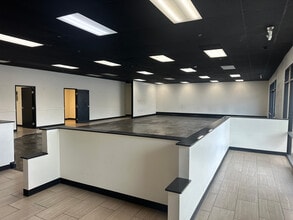 1535 E Ontario Ave, Corona, CA à louer Photo intérieure– Image 1 sur 4