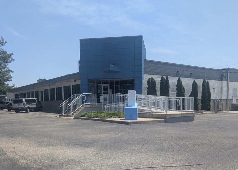 700 E First St, Dayton, OH à vendre - Photo de l’immeuble – Image 1 sur 10