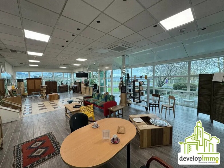 Local d’activités dans Colombelles à louer - Photo intérieure – Image 2 sur 9