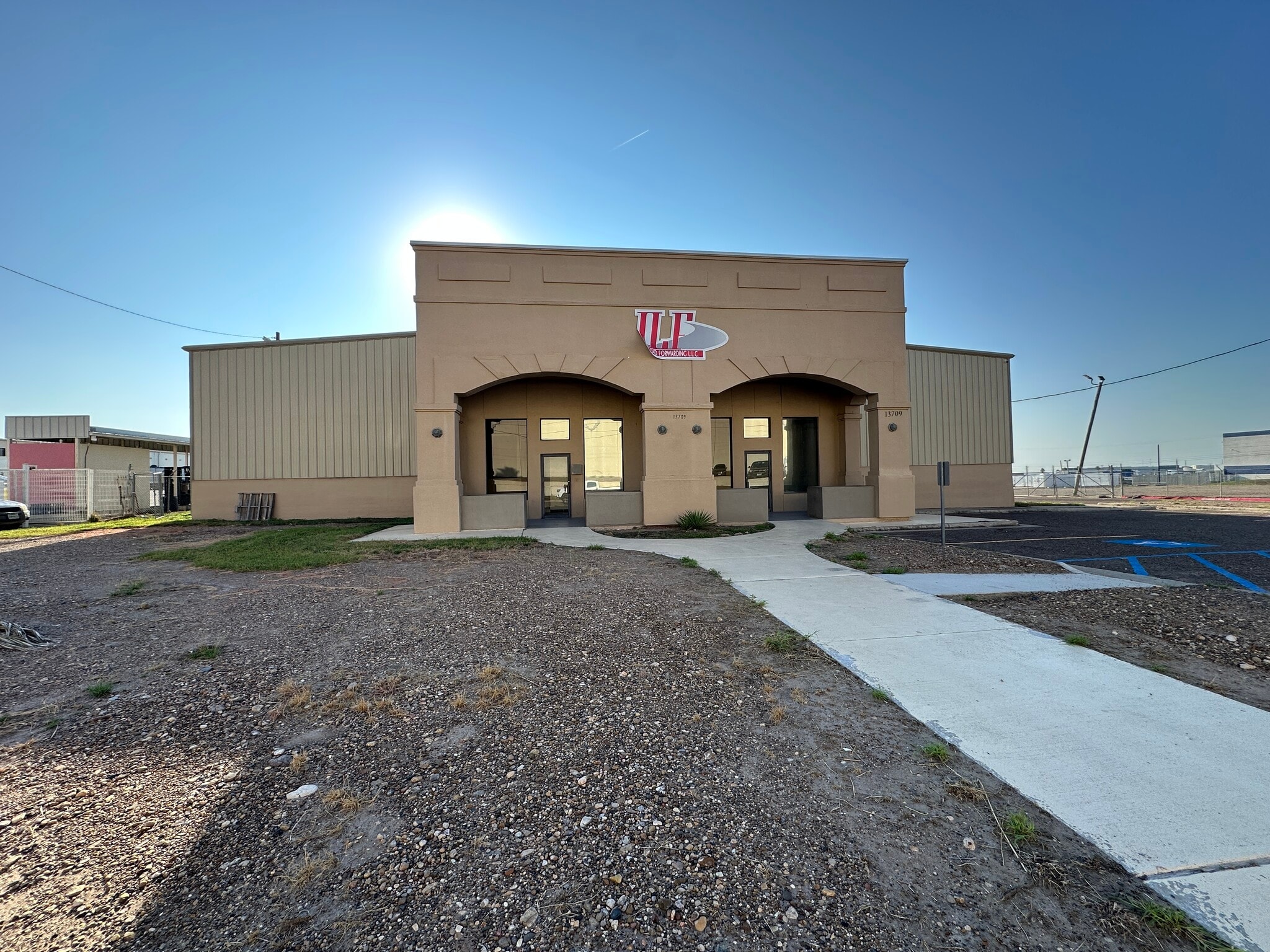 13709 N Unitec Dr, Laredo, TX à louer Photo intérieure– Image 1 sur 3