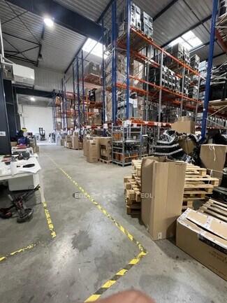 Plus de détails pour Industriel/Logistique à louer