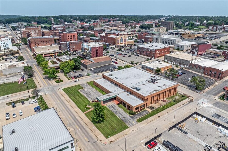 315 S 6th St, Saint Joseph, MO à louer - Photo de l’immeuble – Image 3 sur 33