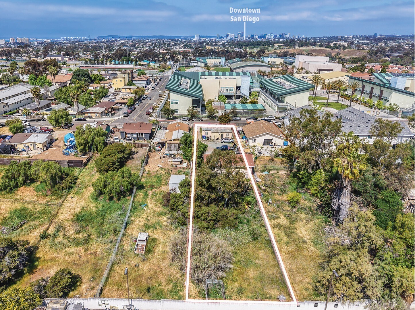 235-37 Willie James Jones Ave, San Diego, CA à vendre Photo de l’immeuble– Image 1 sur 8