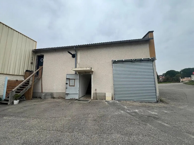 Local d’activités dans Estrablin à louer - Photo de l’immeuble – Image 3 sur 9