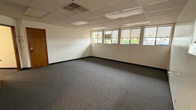 5010 Cass St, San Diego, CA à louer Photo intérieure– Image 2 sur 11