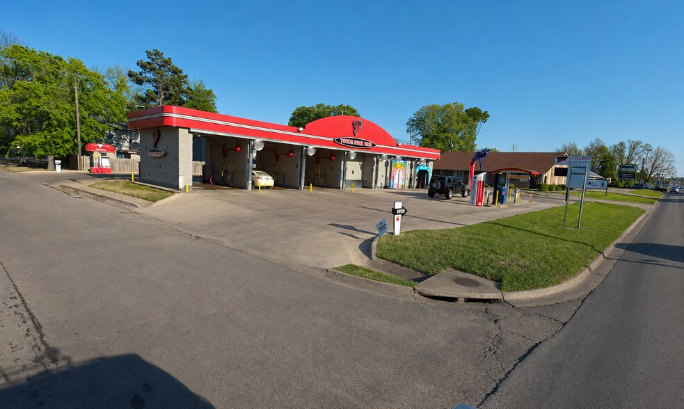 1020 N Arkansas Ave, Russellville, AR à vendre - Photo de l’immeuble – Image 2 sur 3