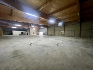 Plus de détails pour Local d’activités à vendre