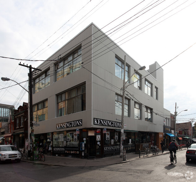 181 Baldwin St, Toronto, ON à louer - Photo de l’immeuble – Image 2 sur 15