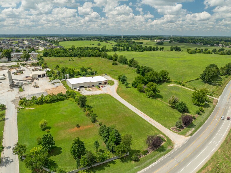 2420 W State Highway CC, Ozark, MO à vendre - Photo de l’immeuble – Image 2 sur 6