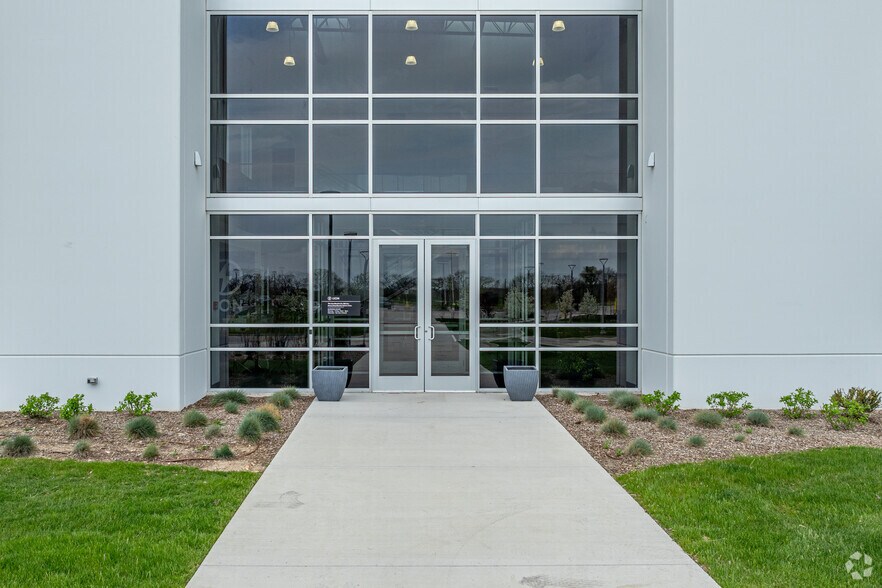 3835 Youngs Rd, Channahon, IL à louer - Photo de l’immeuble – Image 2 sur 10