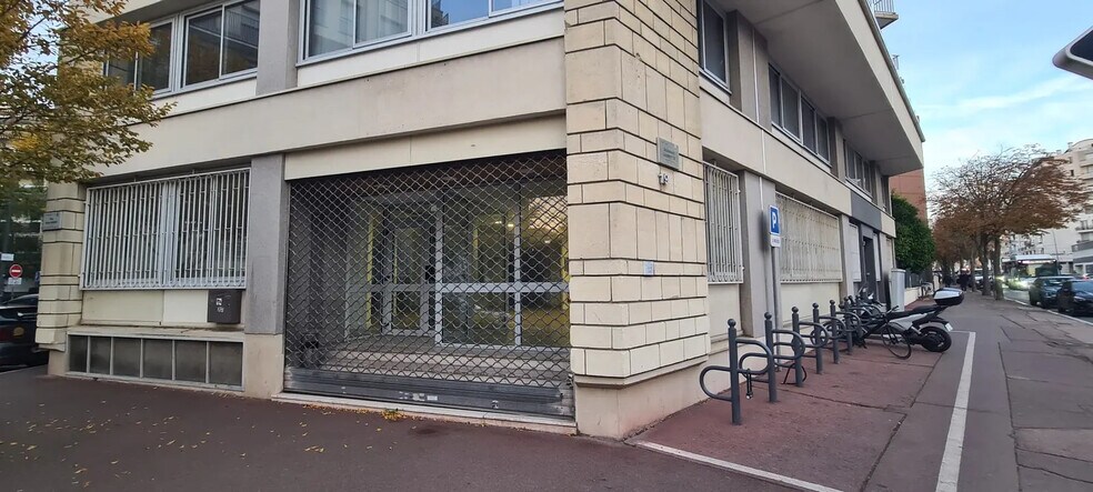 Bureau dans Issy-les-Moulineaux à louer - Photo de l’immeuble – Image 2 sur 6