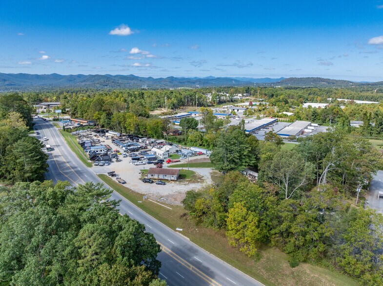12-14 Airport Rd, Arden, NC à vendre - Photo de l’immeuble – Image 2 sur 19