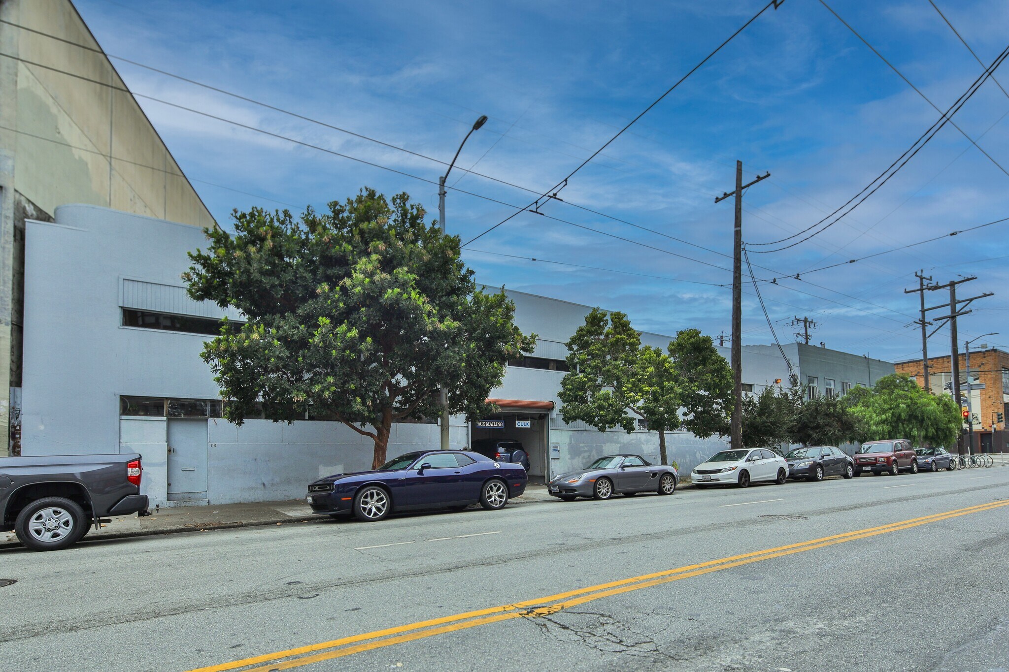 2736 16th St, San Francisco, CA à louer Photo de l’immeuble– Image 1 sur 8