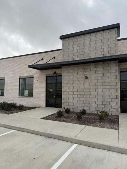 419-425 Vintage Ln, Brookshire, TX à vendre - Photo de l’immeuble – Image 2 sur 3
