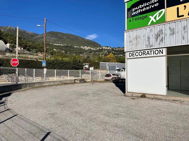 Bureau dans Saint-Jeannet à louer - Photo de l’immeuble – Image 3 sur 16