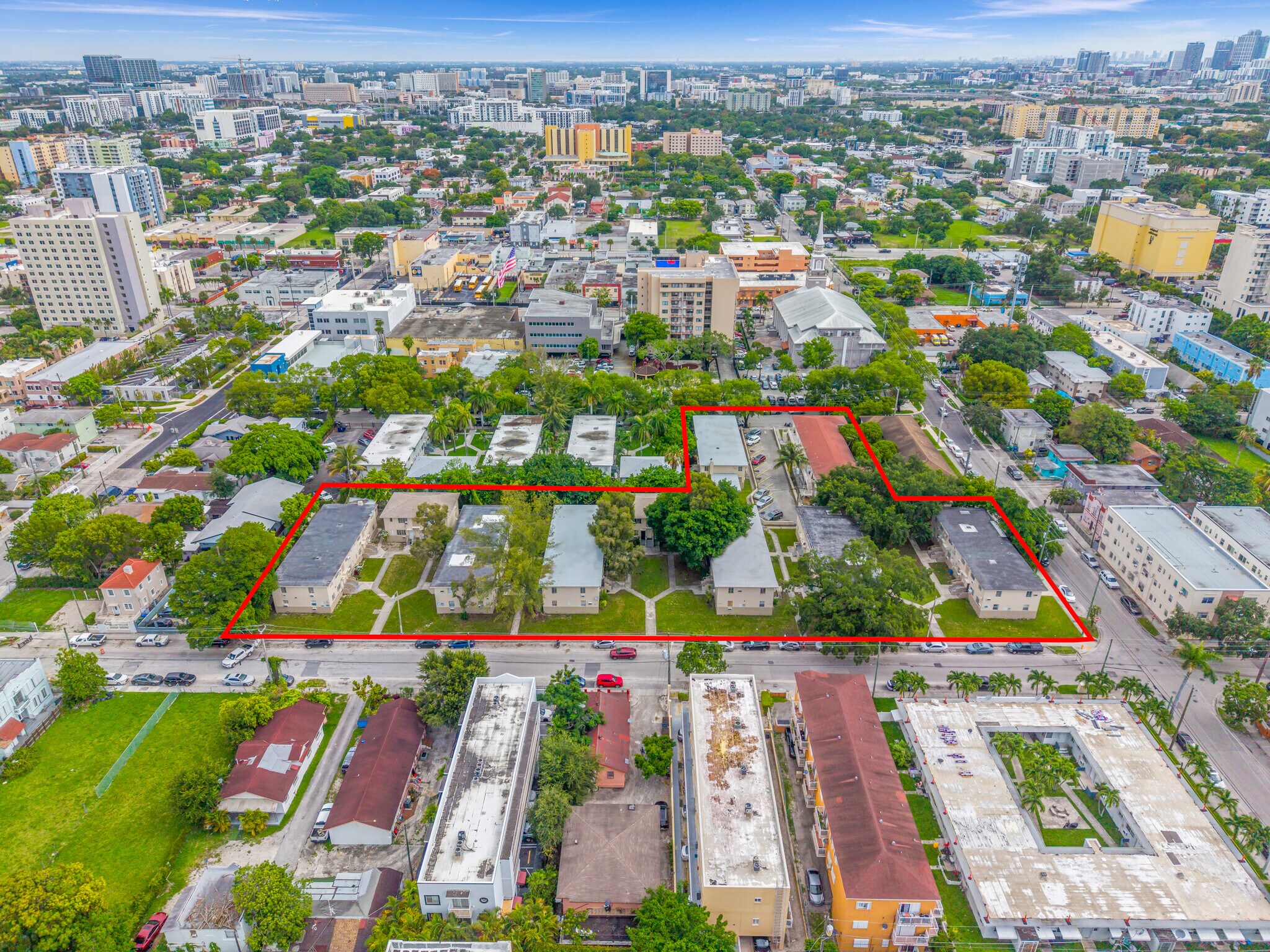 931 SW 3rd St, Miami, FL à vendre Photo de l’immeuble– Image 1 sur 88