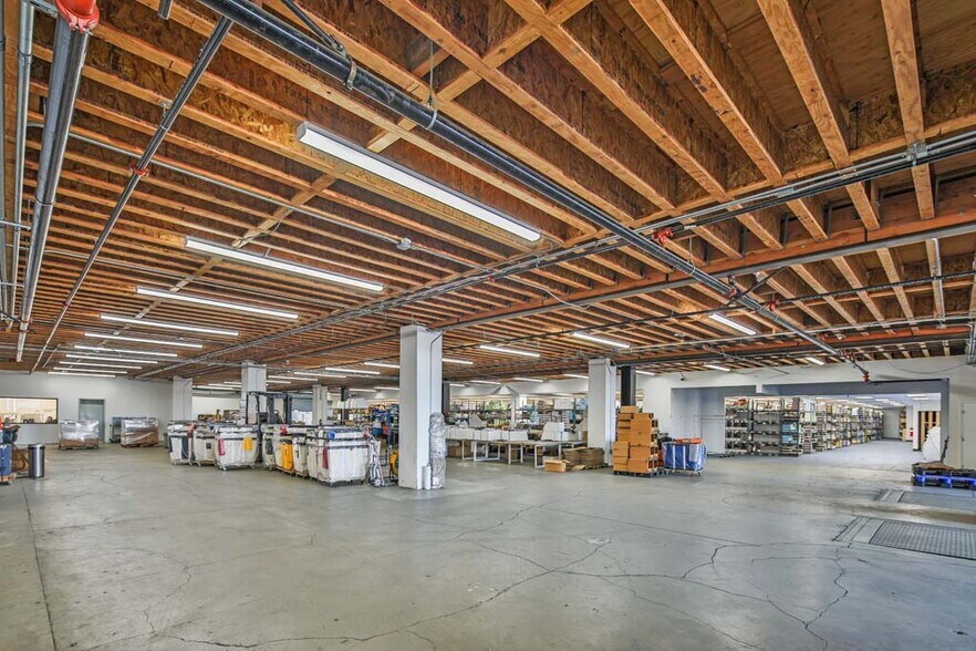 2250 Maple Ave, Los Angeles, CA à louer - Photo intérieure – Image 3 sur 12