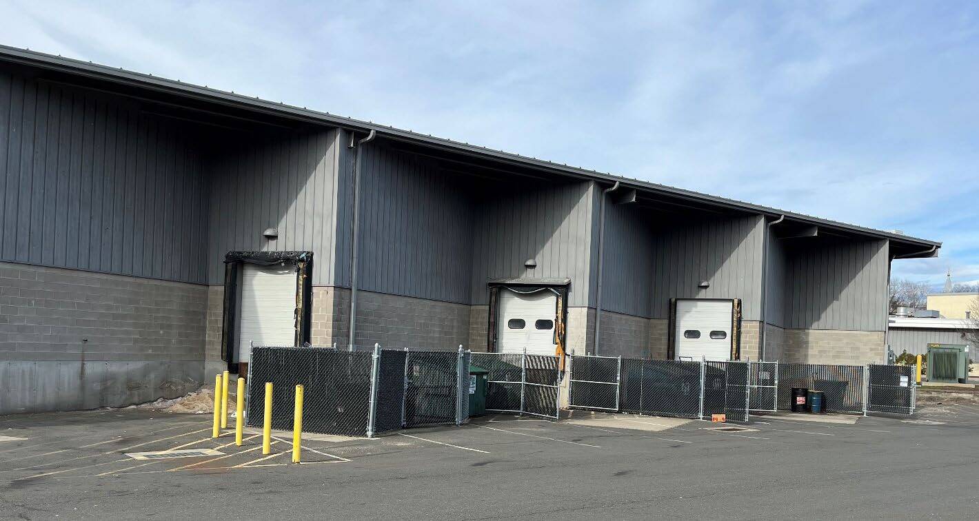 40-66 Pershing Dr, Derby, CT à louer Photo de l’immeuble– Image 1 sur 4