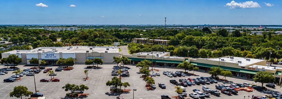 200 N Courtenay Pky, Merritt Island, FL à louer - Photo de l’immeuble – Image 2 sur 5