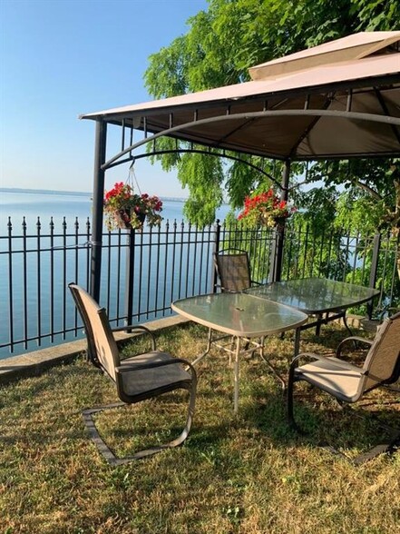 2122 Lakeshore Rd, Burlington, ON à vendre - Autre – Image 2 sur 19