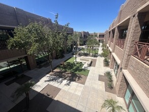 8350 E Raintree Dr, Scottsdale, AZ à louer Photo intérieure– Image 2 sur 11