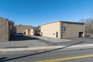 Plus de détails pour 14 King St, Mount Holly, NJ - Bureau/Local commercial à louer