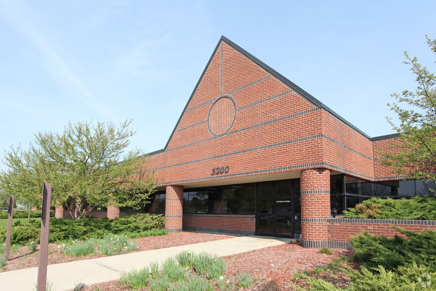 3200 Eagle Park Dr NE, Grand Rapids, MI à vendre - Photo de l’immeuble – Image 2 sur 4