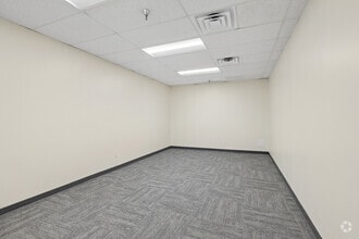 9862-9876 Currie Davis Dr, Tampa, FL à louer Photo intérieure– Image 2 sur 11