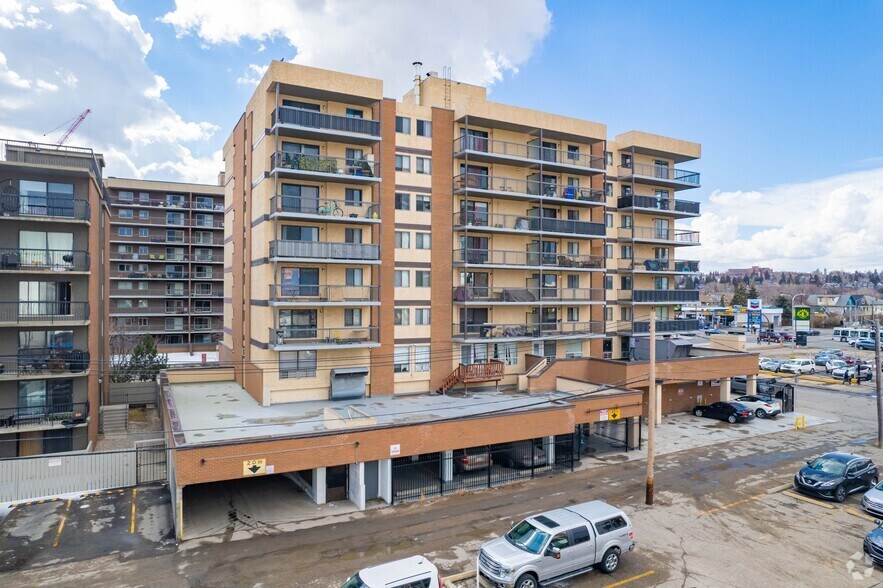 1334-1340 12 Ave SW, Calgary, AB à vendre - Photo de l’immeuble – Image 2 sur 4