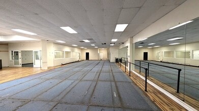 10877-10911 Los Alamitos Blvd, Los Alamitos, CA à louer Photo intérieure– Image 2 sur 10