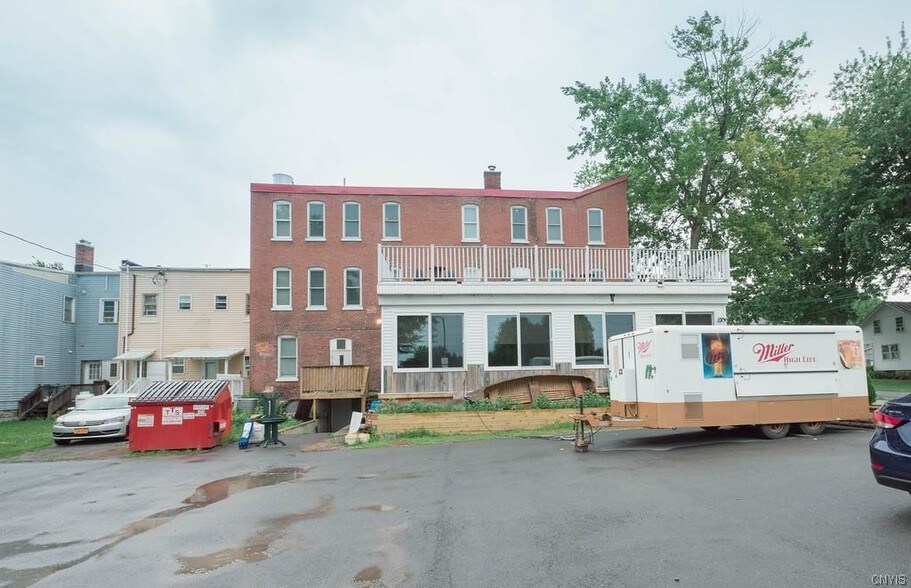 111 W Broadway St, Cape Vincent, NY à vendre - Photo de l’immeuble – Image 3 sur 26
