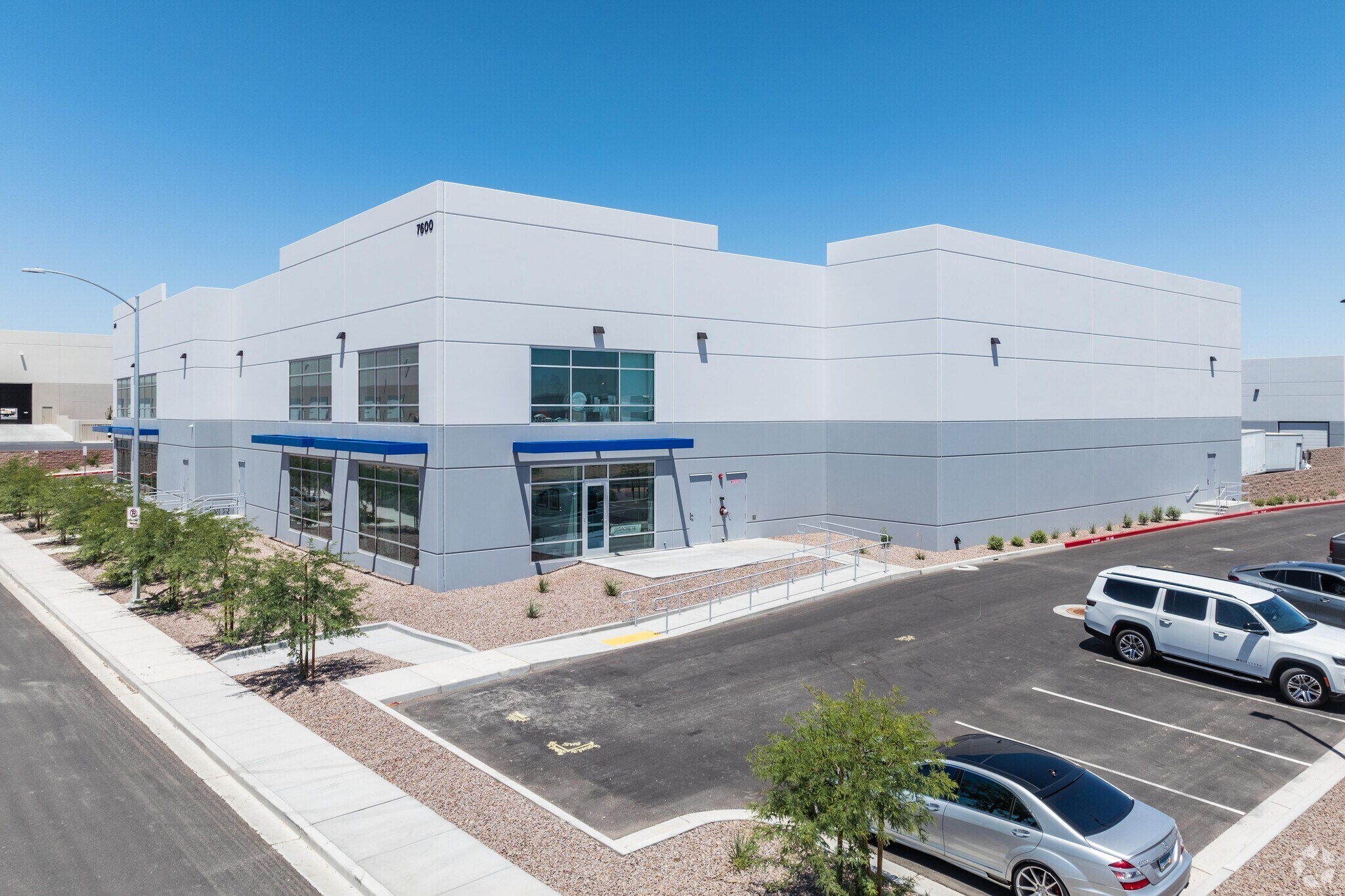 7600 W Arby Ave, Las Vegas, NV à vendre Photo principale– Image 1 sur 35