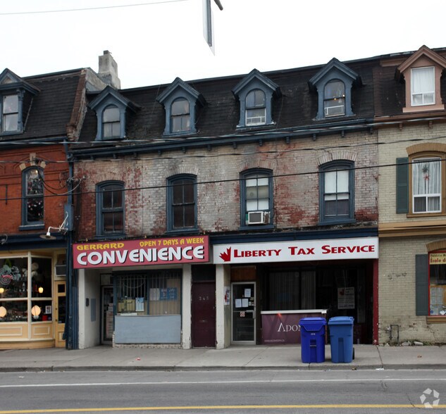 245-247 Gerrard St E, Toronto, ON à louer - Photo de l’immeuble – Image 2 sur 3