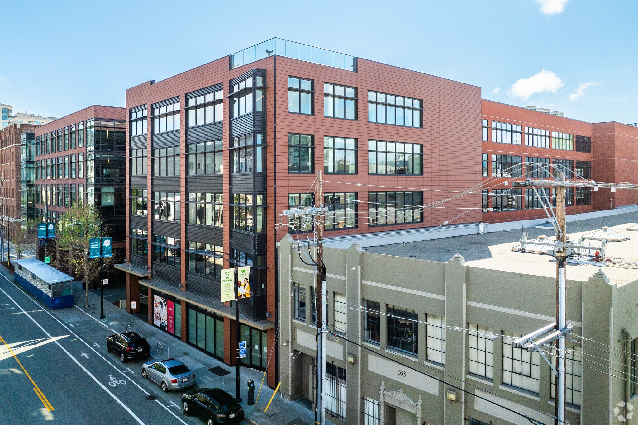 345 Brannan St, San Francisco, CA à louer Photo de l’immeuble– Image 1 sur 3