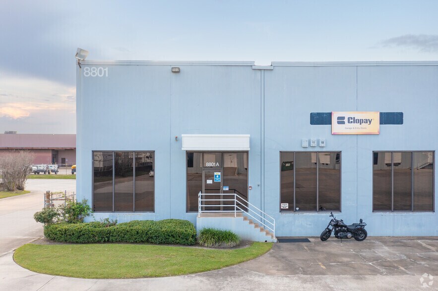 8801 Wallisville Rd, Houston, TX à louer - Photo de l’immeuble – Image 2 sur 21