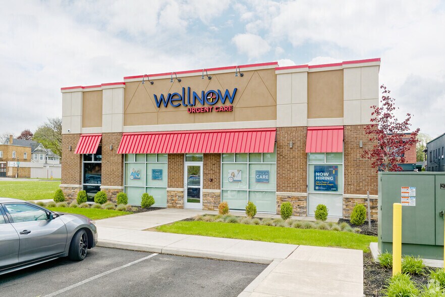 235-245 N Winton Rd, Rochester, NY à louer - Photo principale – Image 1 sur 8