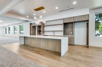 4200 Regent Blvd, Irving, TX à louer Photo intérieure– Image 1 sur 6
