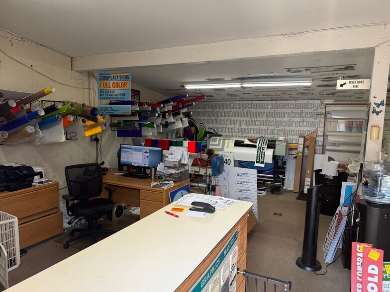 18050-R Georgia Ave, Olney, MD à louer - Photo de l’immeuble – Image 2 sur 3