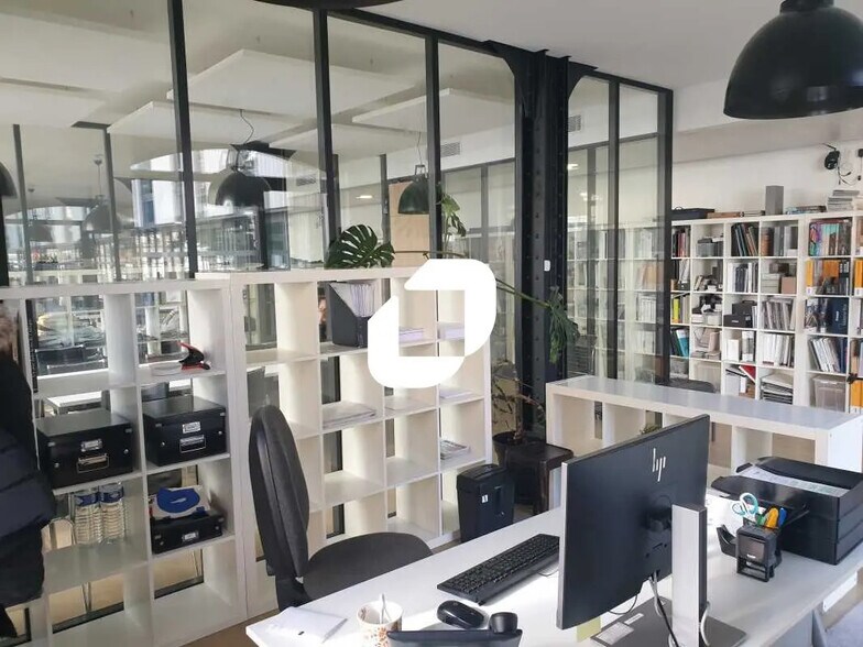 Bureau dans Ivry-sur-Seine à louer - Photo de l’immeuble – Image 3 sur 10