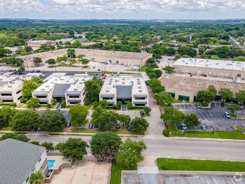 14310 Northbrook Dr, San Antonio, TX à louer - Aérien – Image 3 sur 19