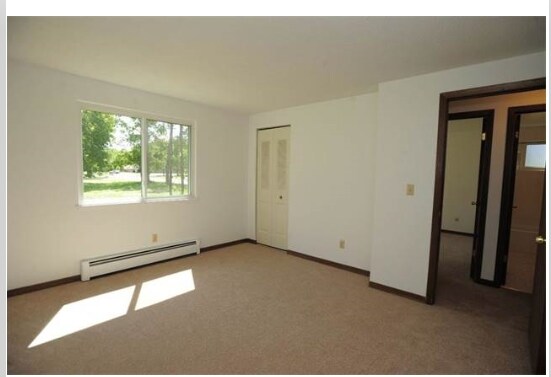 920 E Robinson St, North Tonawanda, NY à vendre - Photo intérieure – Image 3 sur 20