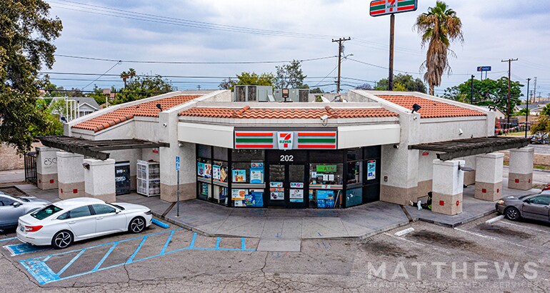 202 N Mount Vernon Ave, Colton, CA à vendre - Photo de l’immeuble – Image 2 sur 3