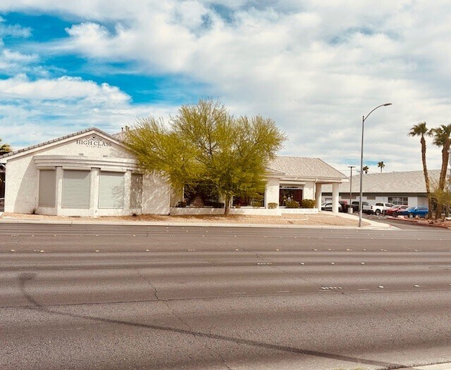 5240 W Charleston Blvd, Las Vegas, NV à vendre - Photo de l’immeuble – Image 3 sur 15
