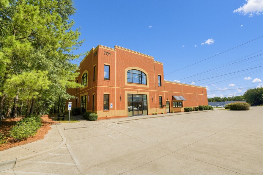 701 S New Hope Rd, Raleigh, NC à vendre - Photo de l’immeuble – Image 1 sur 7